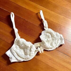 Victoria's Secret Romantic Vintage 90s Lace Underwire & Bow Bra, Size 34A